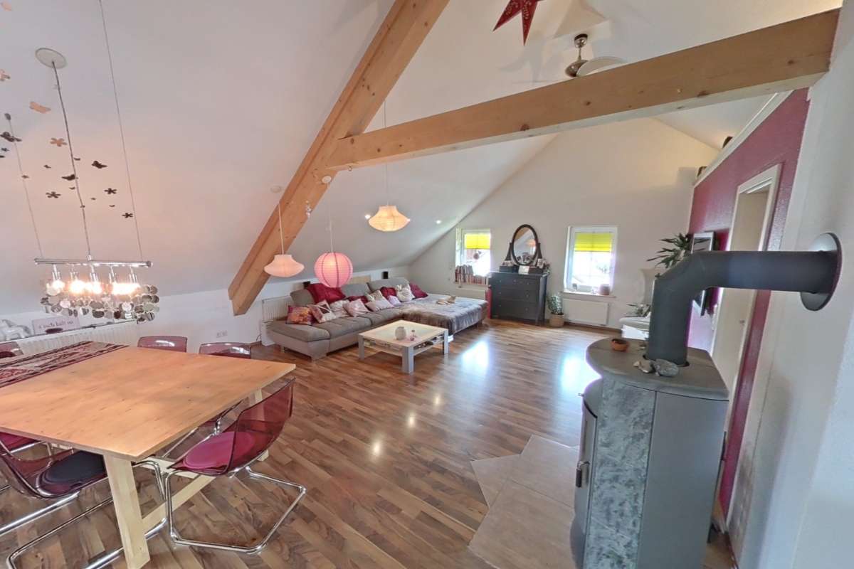 Wohnfläche im Obergeschoss Gewerbe und Wohnimmobilie im Allgäu